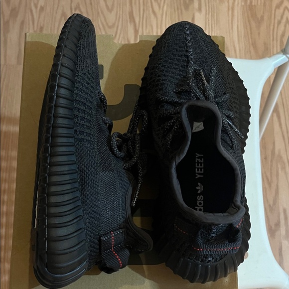 Yeezy Black Knit Sneakers/Men size 5/Women size 6/excellent condition/ Worn once - Picture 3 of 6